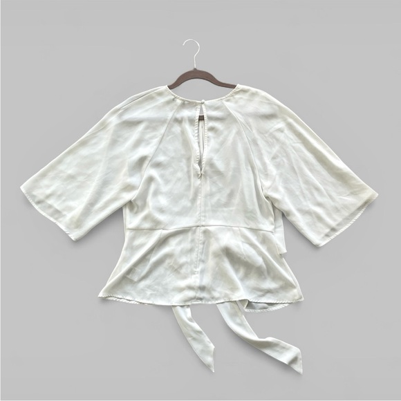 Express | Women’s Tie Front Keyhole Blouse | Ivory - Picture 3 of 5